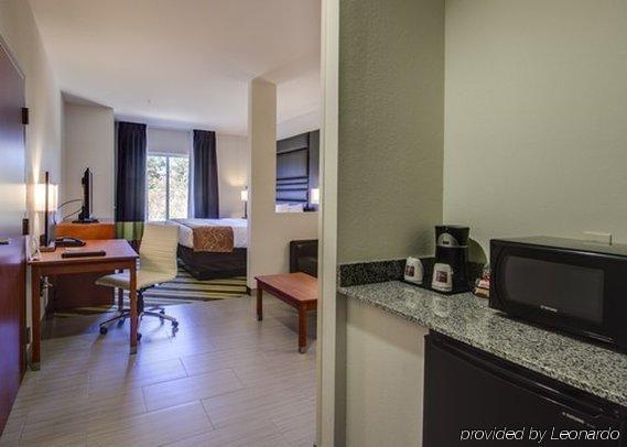 Comfort Suites Denham Springs Exteriör bild